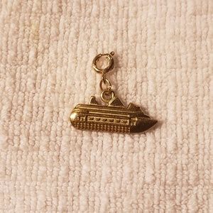 🚩3 for $20 🆕️ Cruise Ship Charm Gold